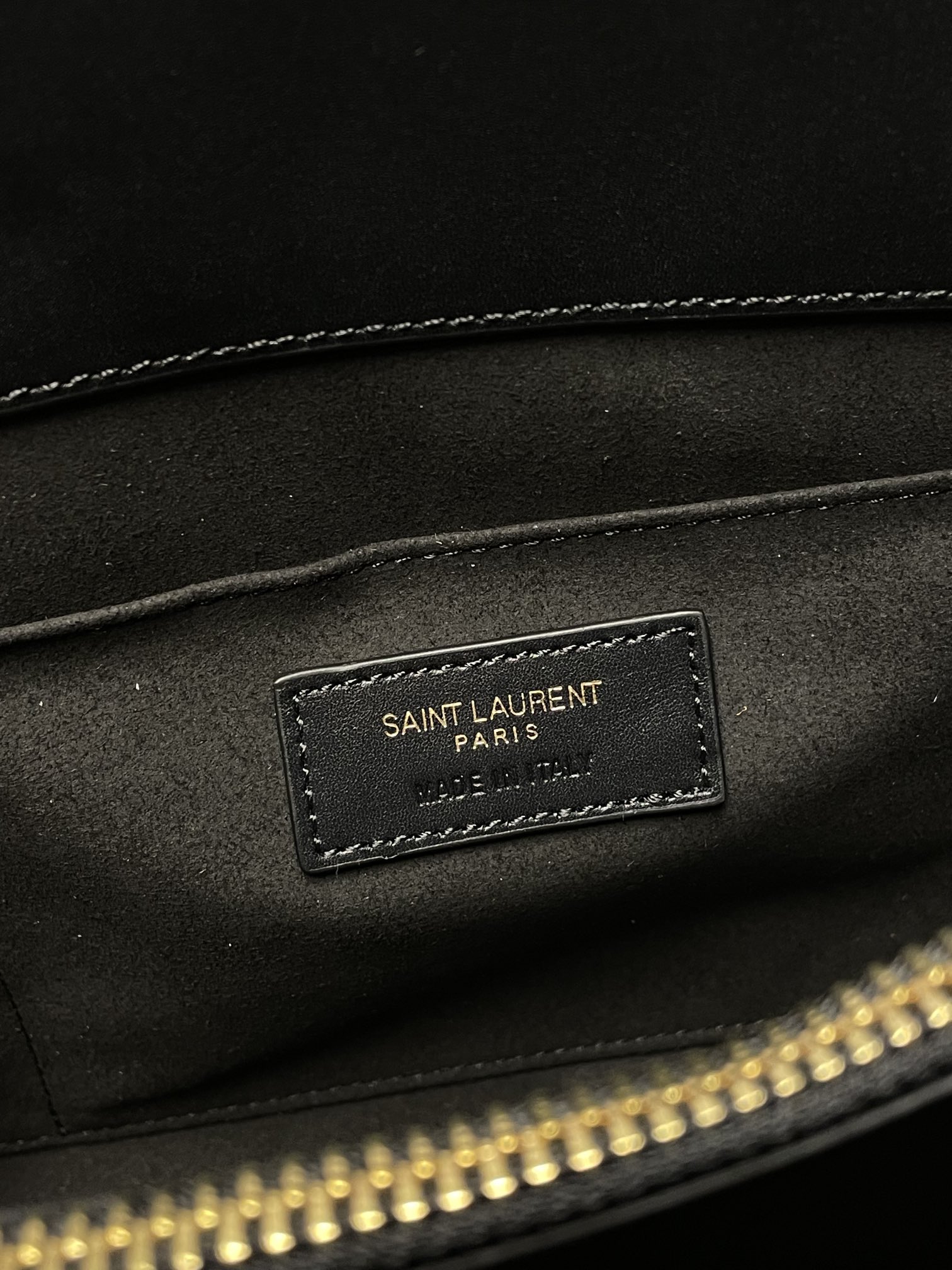 Handbags SAINT LAURENT 377183 size 26x21x13 cm - vstockx