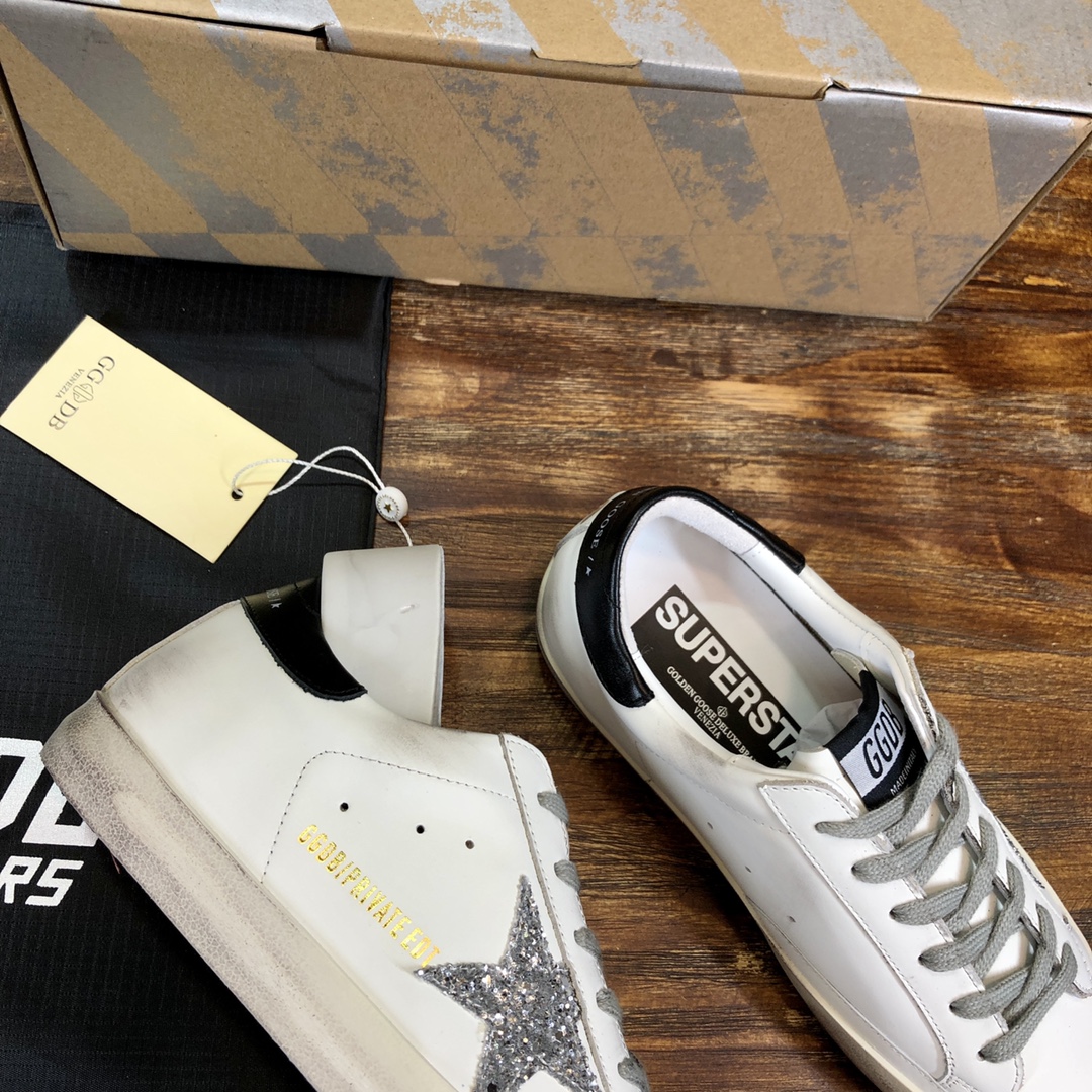 Golden Goose Superstar distressed-finish sneakers 18 - vstockx