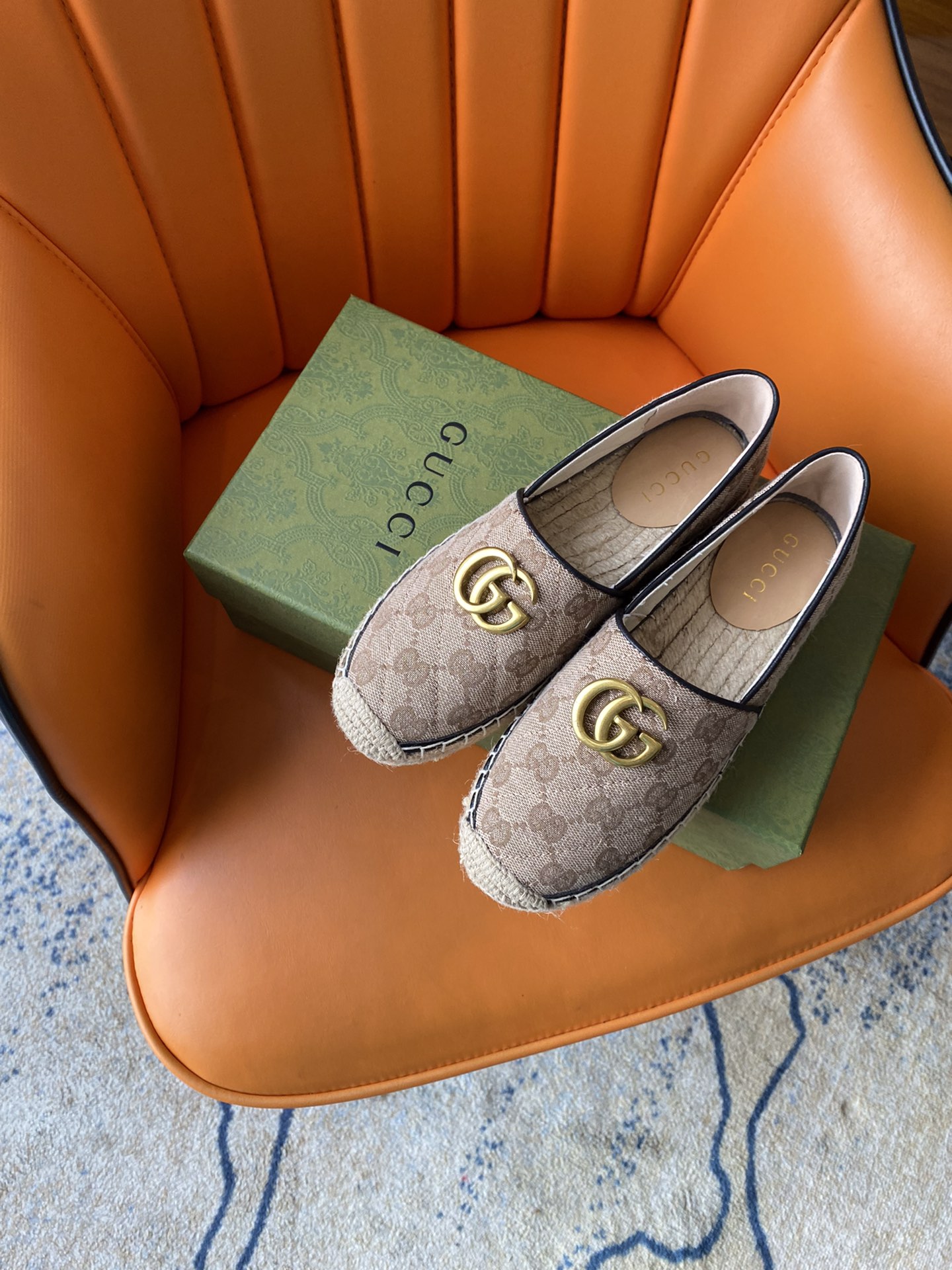 Gucci Leather espadrille with Double G WOMEN 2 - vstockx