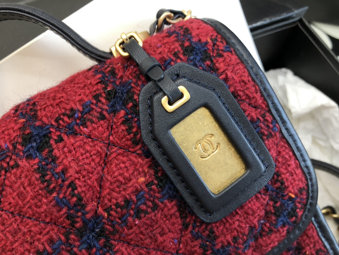 Handbag Chanel size *. * - vstockx