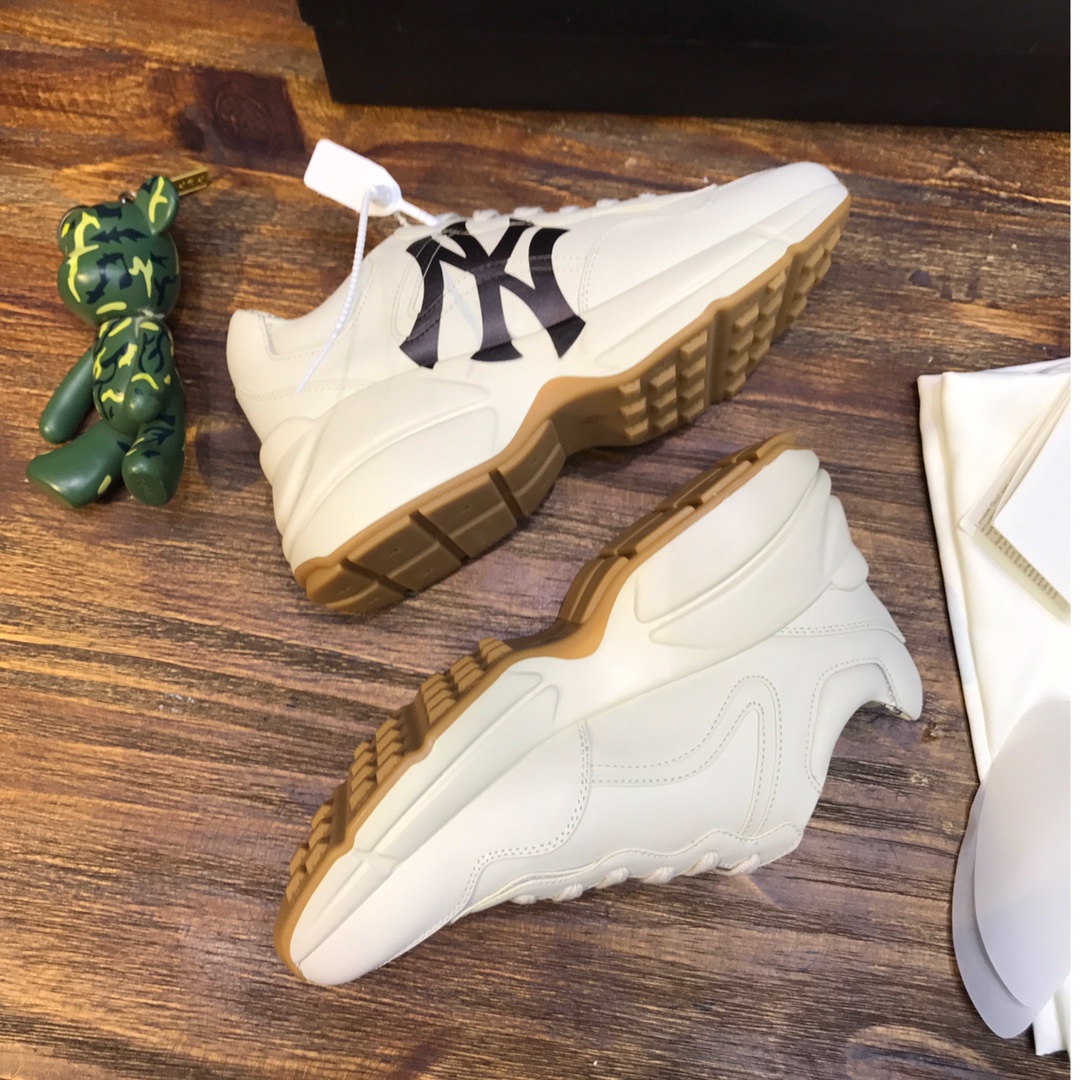 Gucci Rhyton sneaker 42 - vstockx