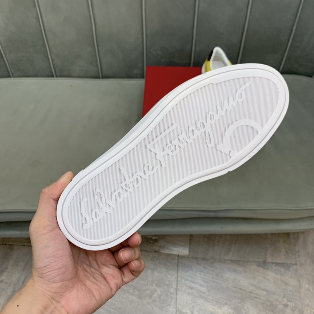 Salvatore Ferragamo Gancini Sneaker 12 - vstockx