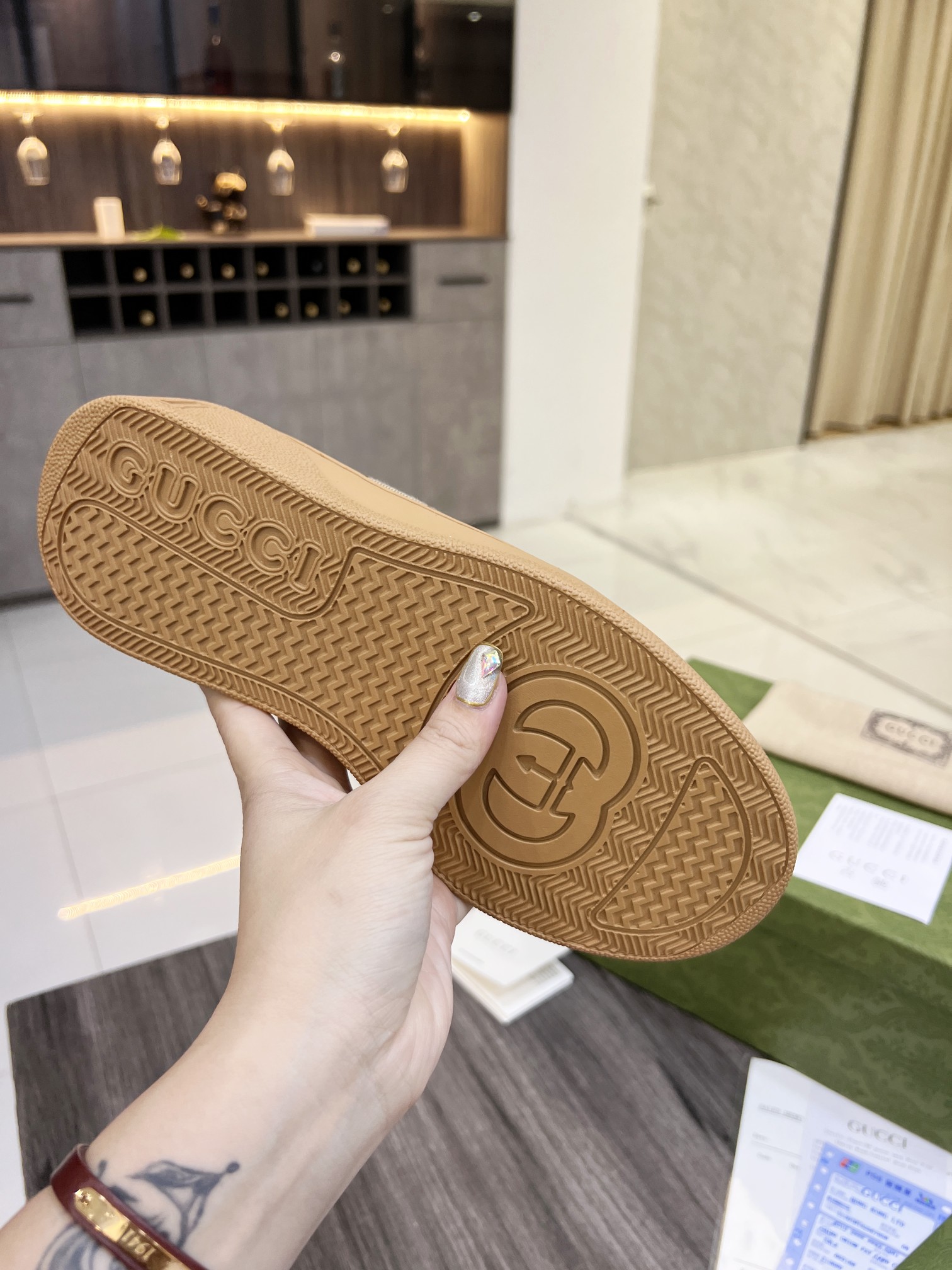 Gucci Women's WOMEN 6 - vstockx
