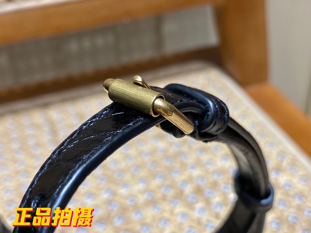 Handbags SAINT LAURENT 612367 size 18x17x8 cm - vstockx