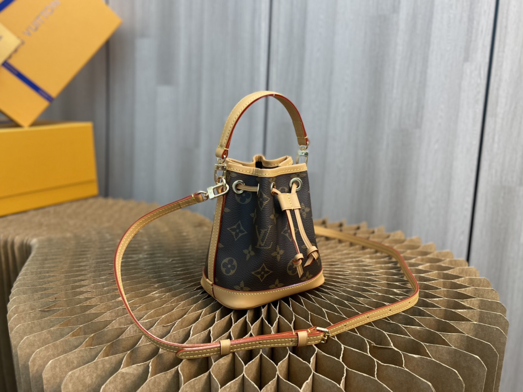 Handbag Louis Vuitton 81266 size 13 x 16 x 10 cm - vstockx