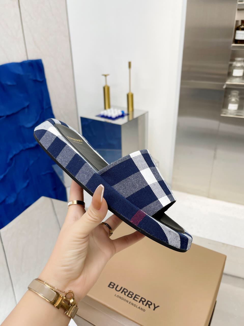 BURBERRY Buckingham Slides WOMEN 1 - vstockx