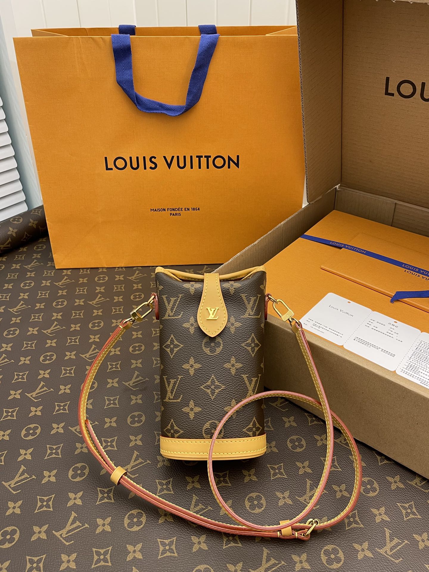 Handbags Louis Vuitton mini M80874 size:14.5*18*6.5 cm - vstockx