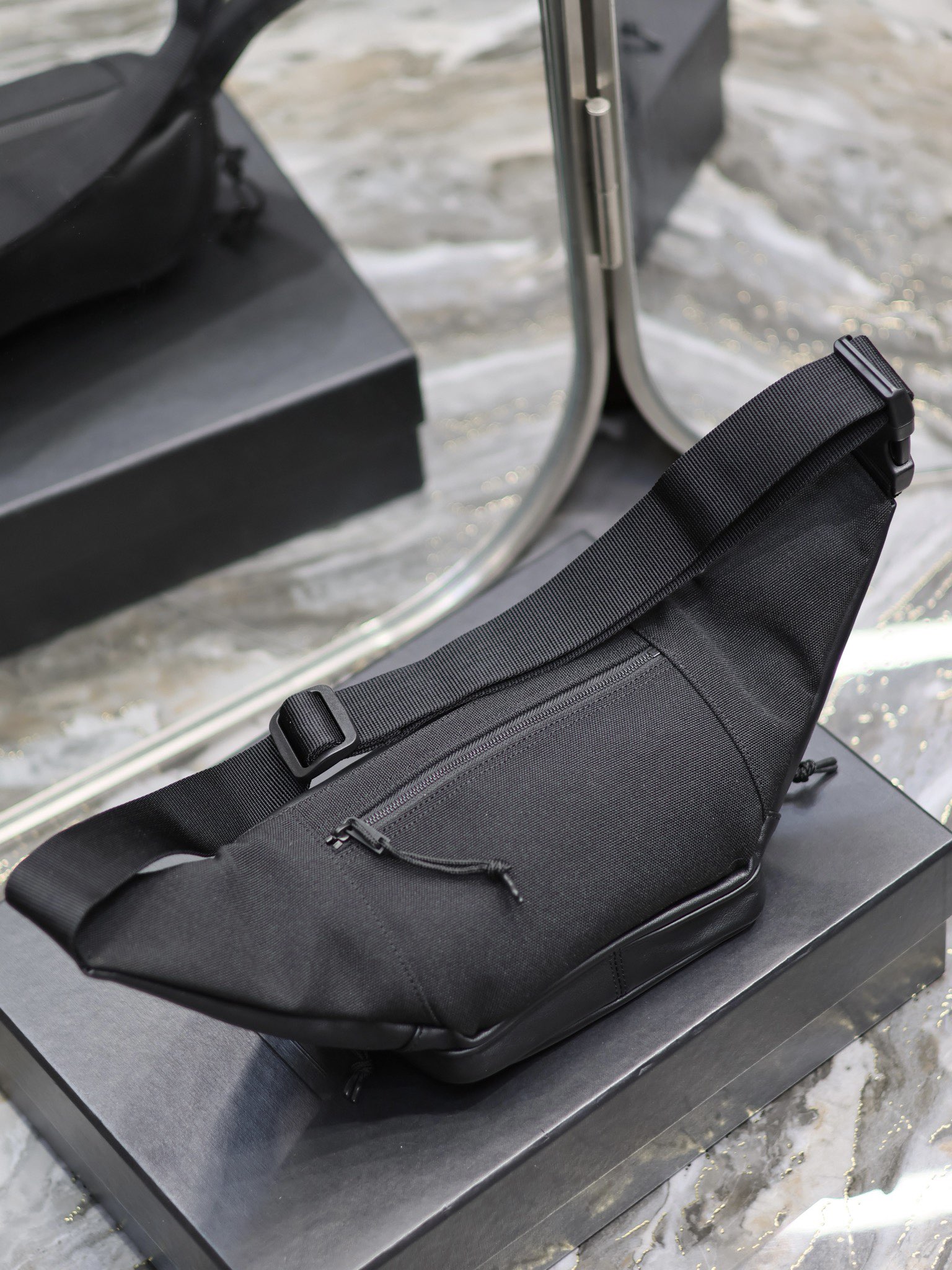 Handbags SAINT LAURENT 581375 size 24  16 cm - vstockx