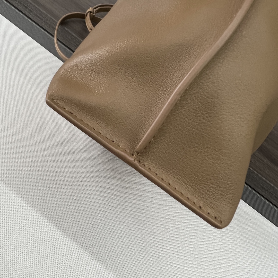 Handbags LOEWE 10856 size:30.5*24.5*10*5 cm - vstockx