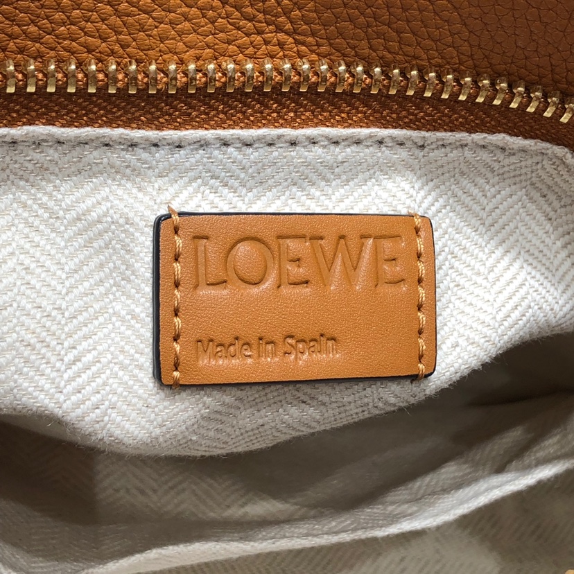 Handbags LOEWE ZP size:2414-11 cm - vstockx