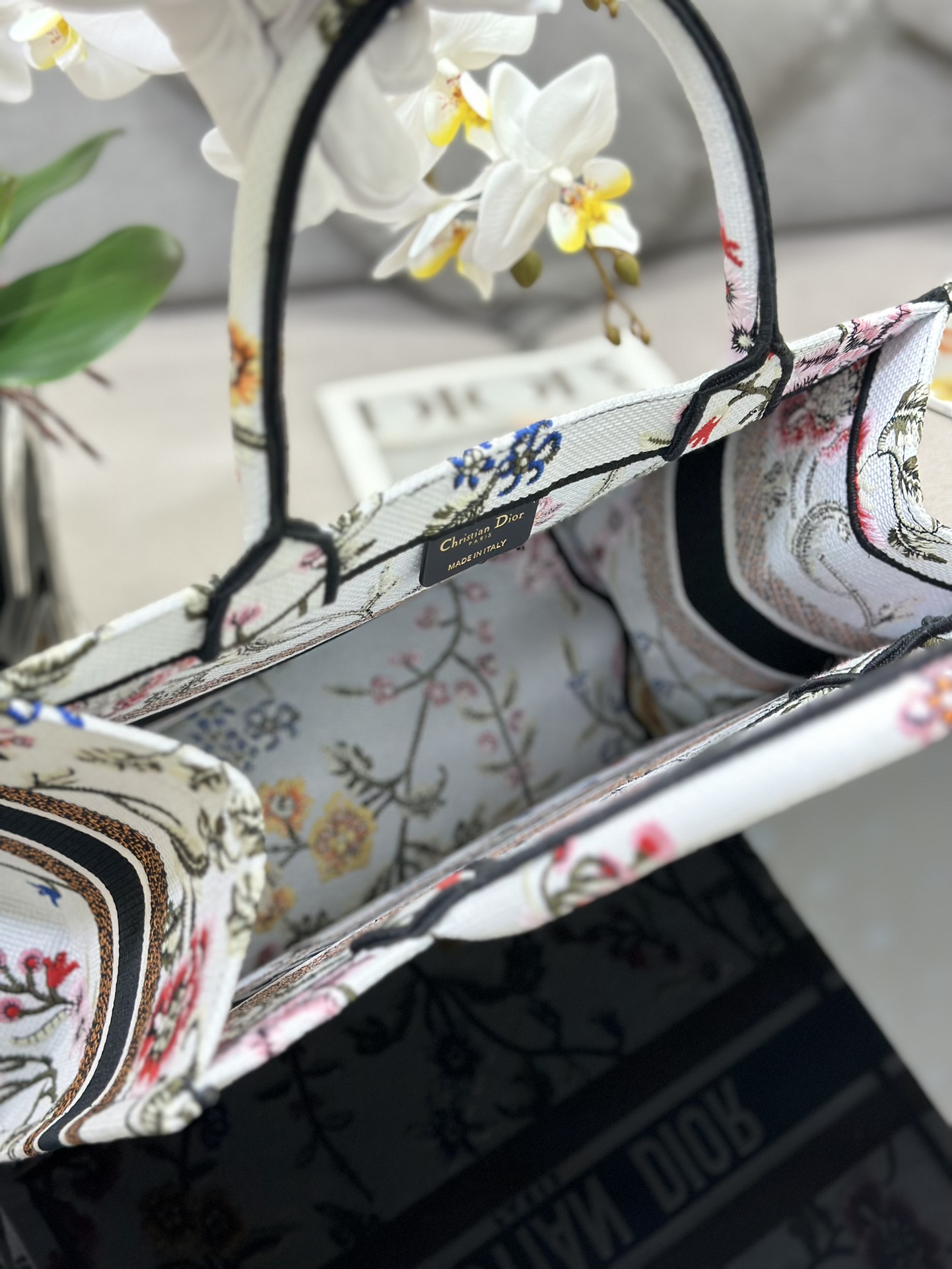 Handbag Dior M1286 size 36 x 27.5 x 16.5 cm - vstockx