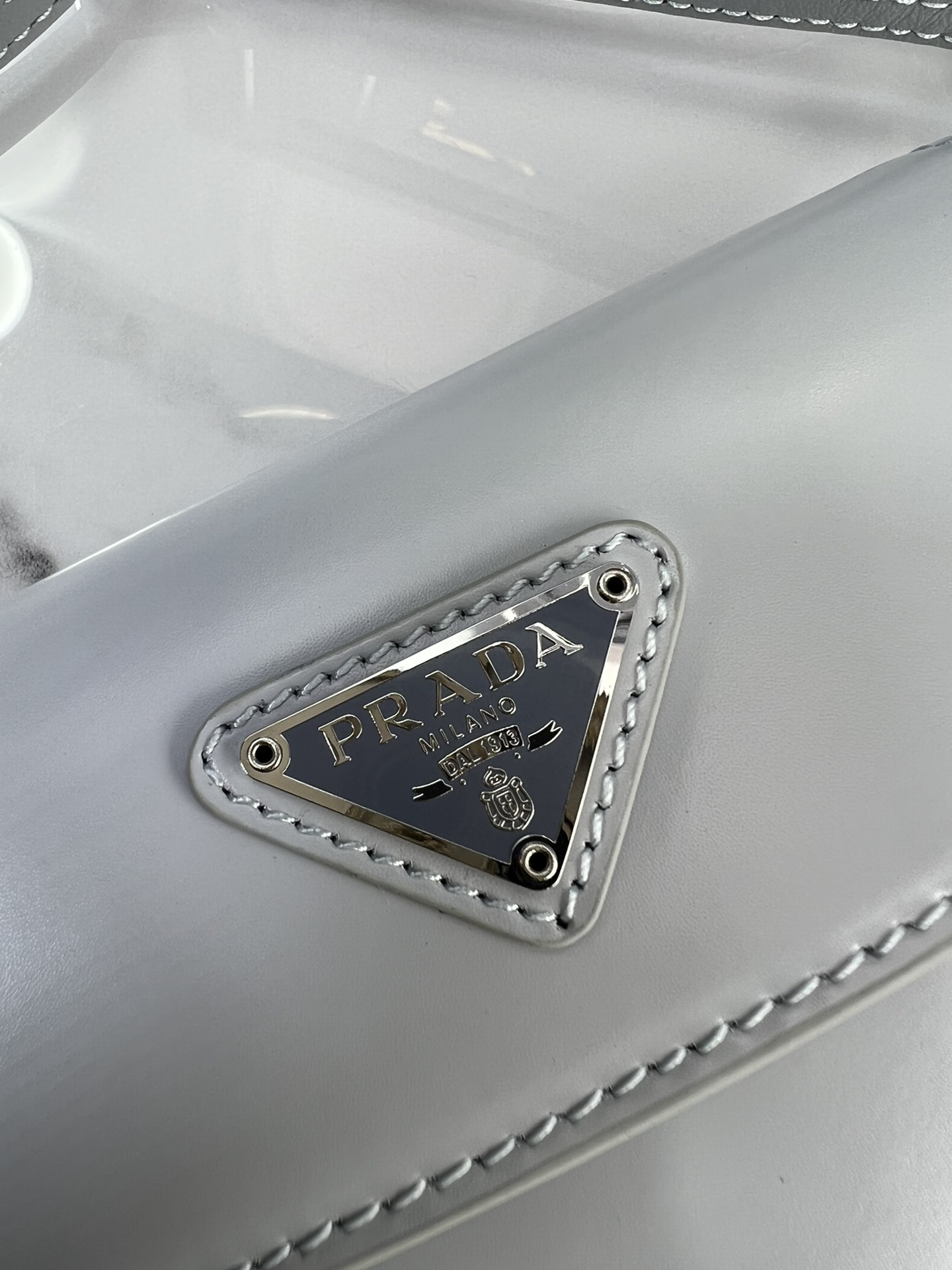 handbags prada 1BH188 17*14.5*7 - vstockx