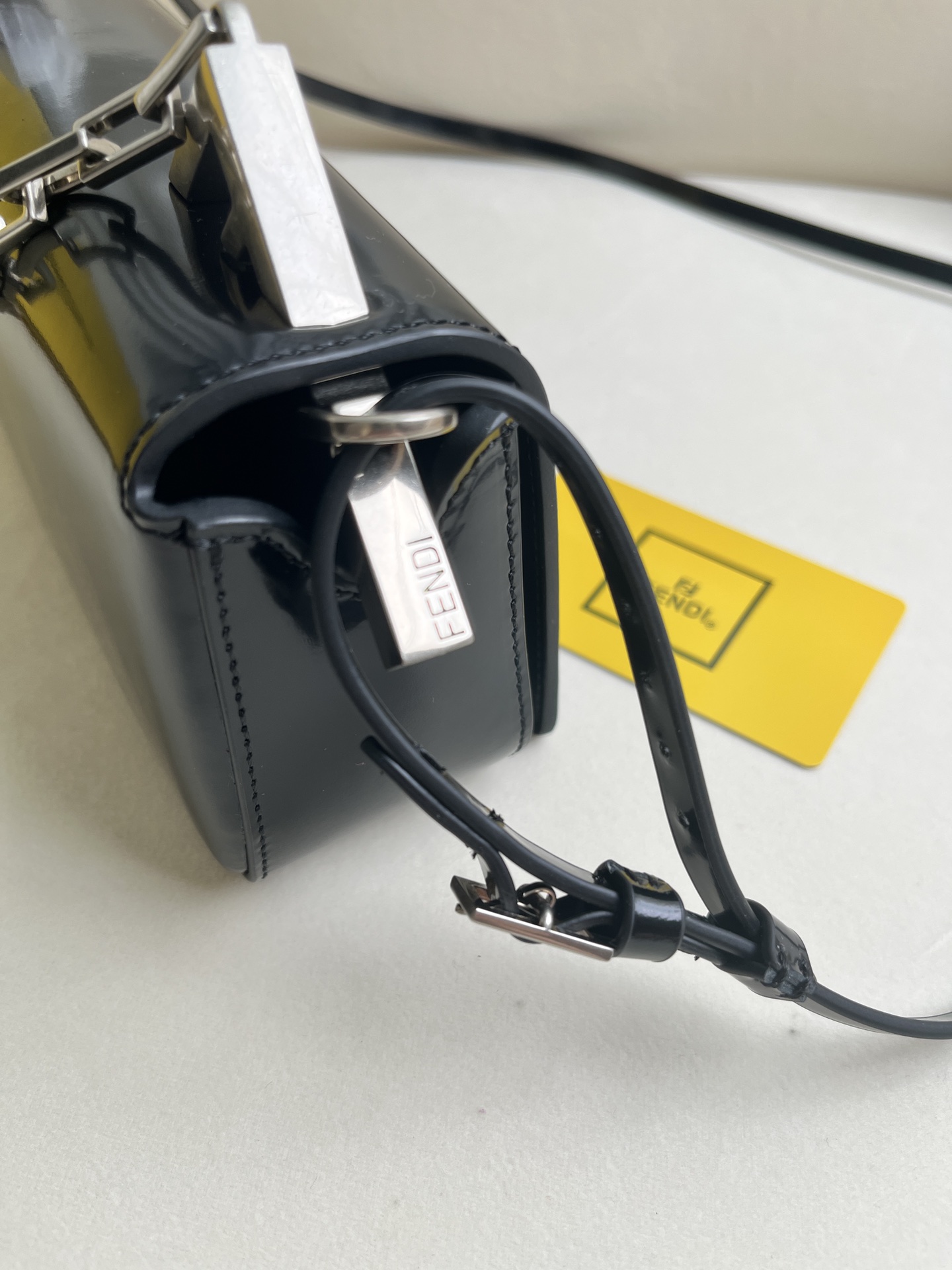 handbags FENDI 8605 size:23*13*7cm - vstockx