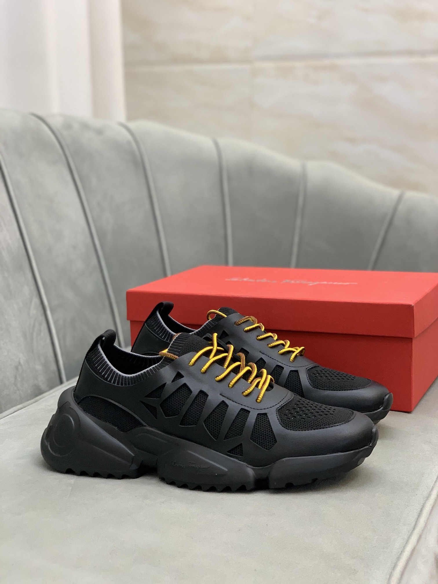 Salvatore Ferragamo Low Top Sneaker 3 - vstockx