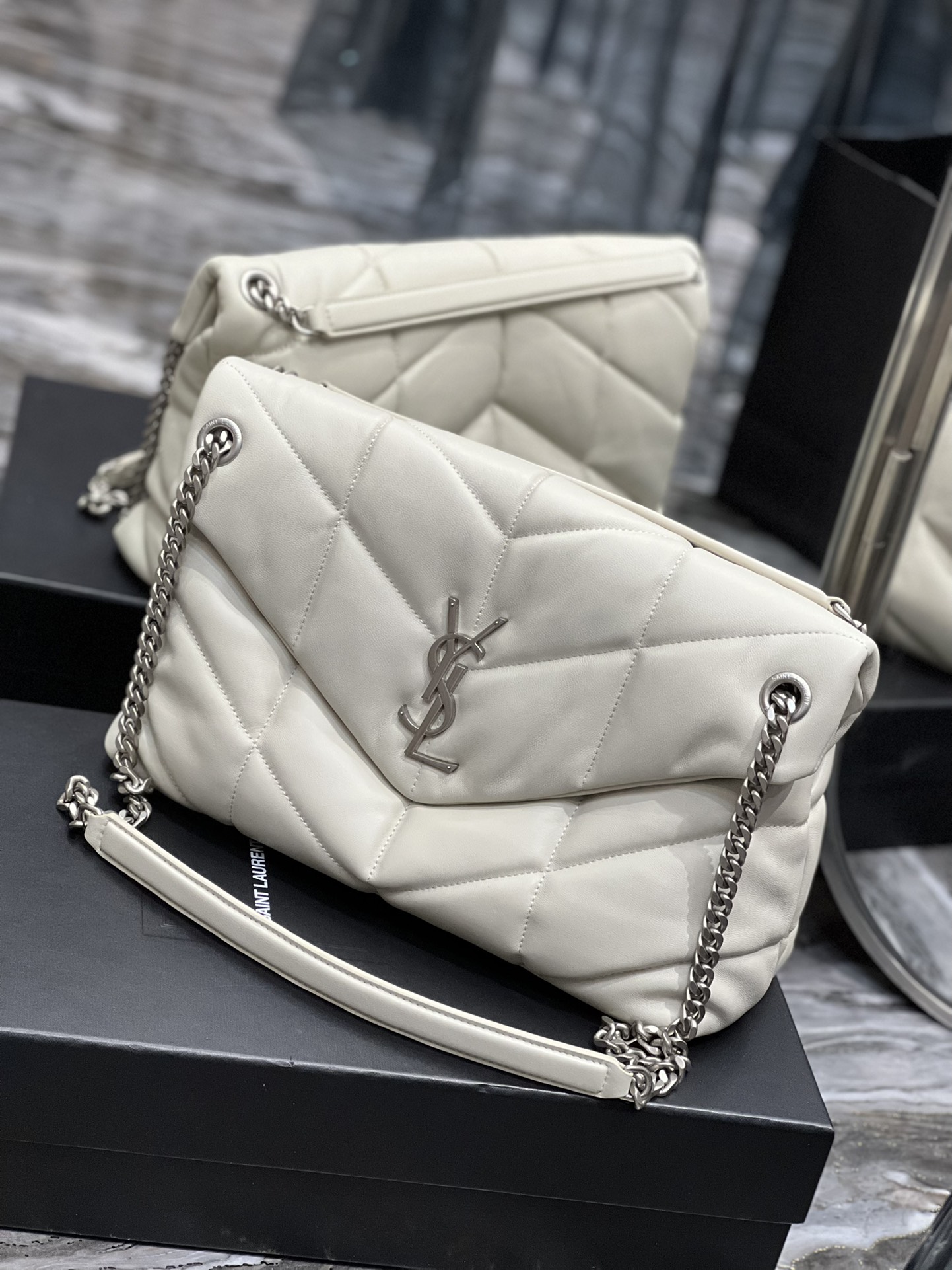 Handbags SAINT LAURENT 577475 size 35x23x13.5 cm - vstockx