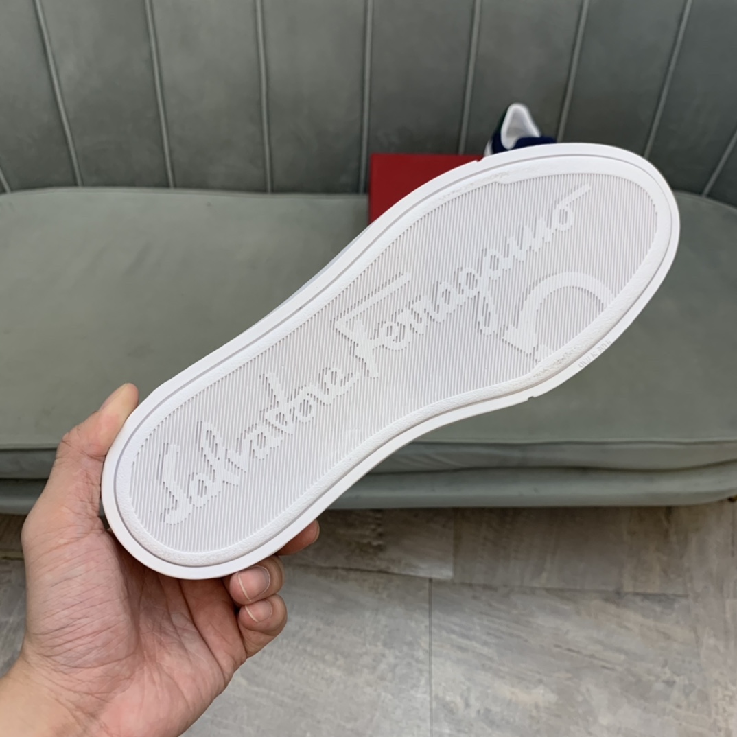 Salvatore Ferragamo Gancini Sneaker 14 - vstockx