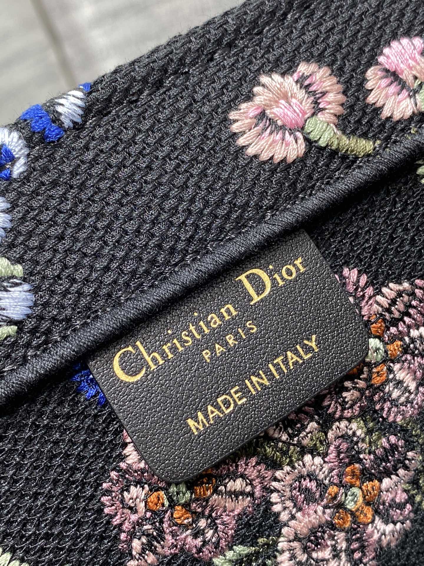 Handbag Dior size 36*18*28 cm - vstockx