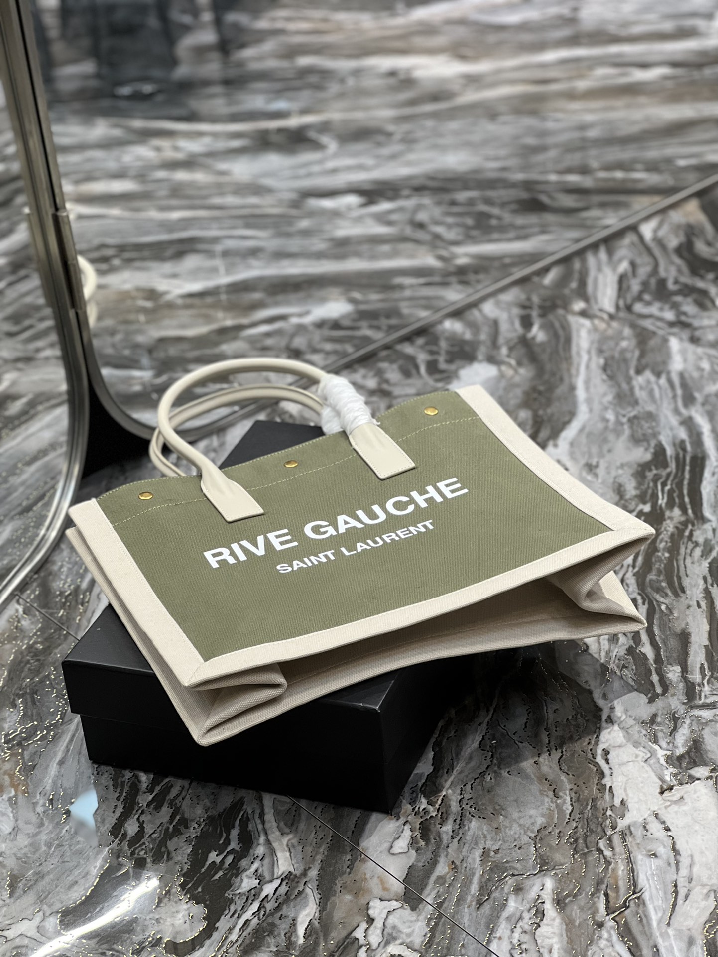 Handbags SAINT LAURENT 617481 size 39  31  18 cm - vstockx