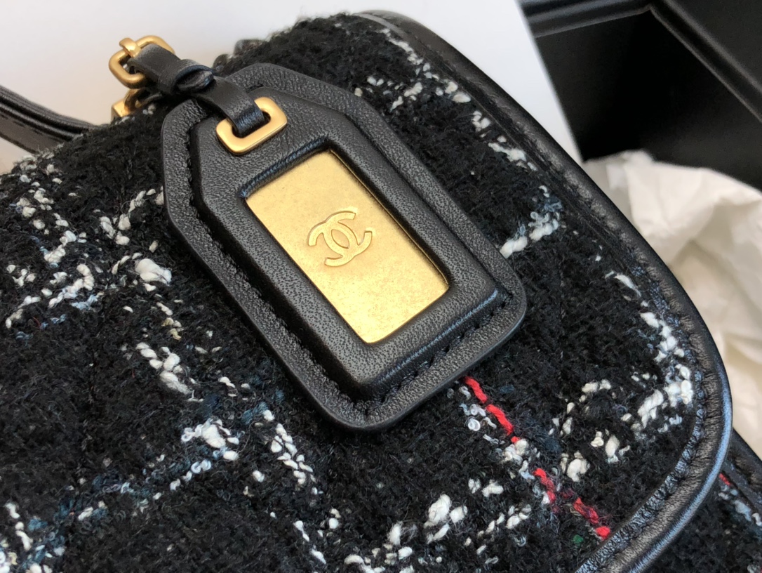 Handbag Chanel size *. * - vstockx