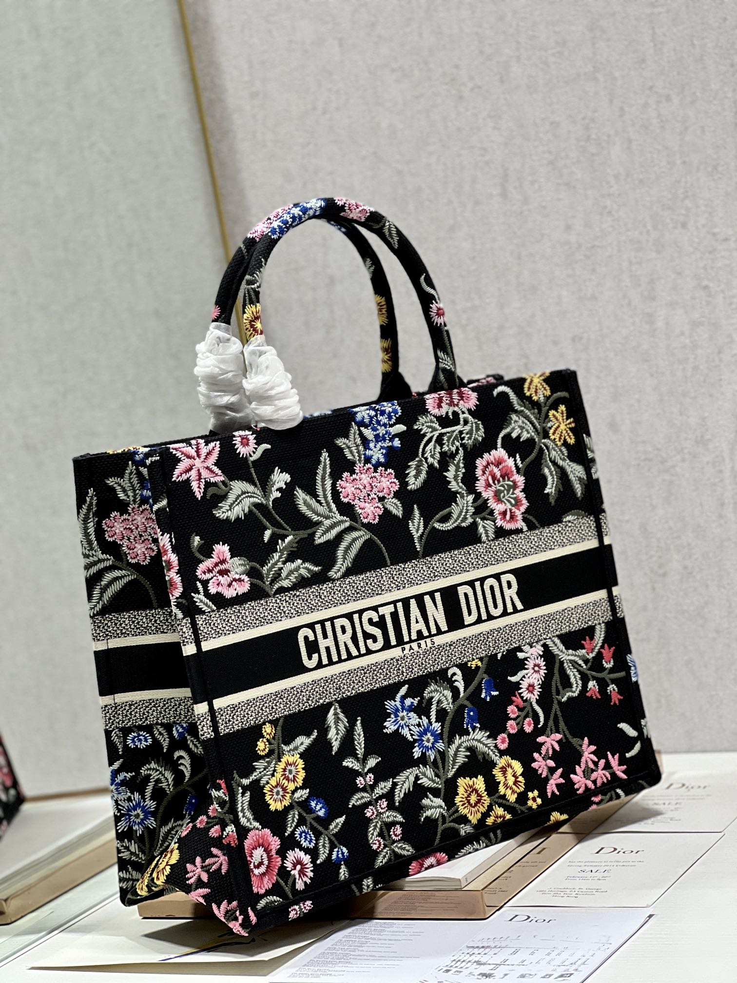 Handbag Dior 1286 size 42  35  18.5 cm - vstockx