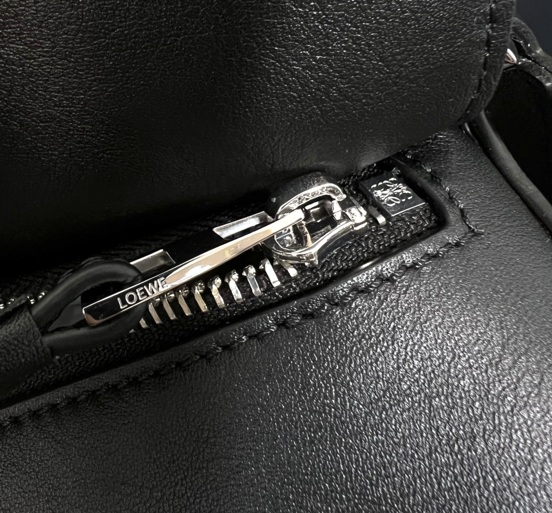 Handbags LOEWE Puzzle size:29x18x14 cm - vstockx