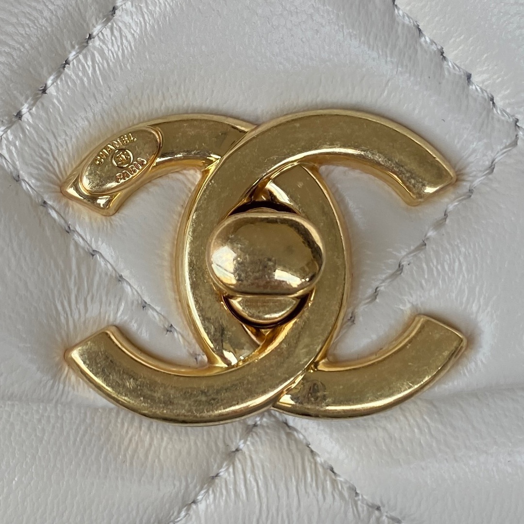 Handbag Chanel AS3366 size 20X9X13.5 Cm - vstockx