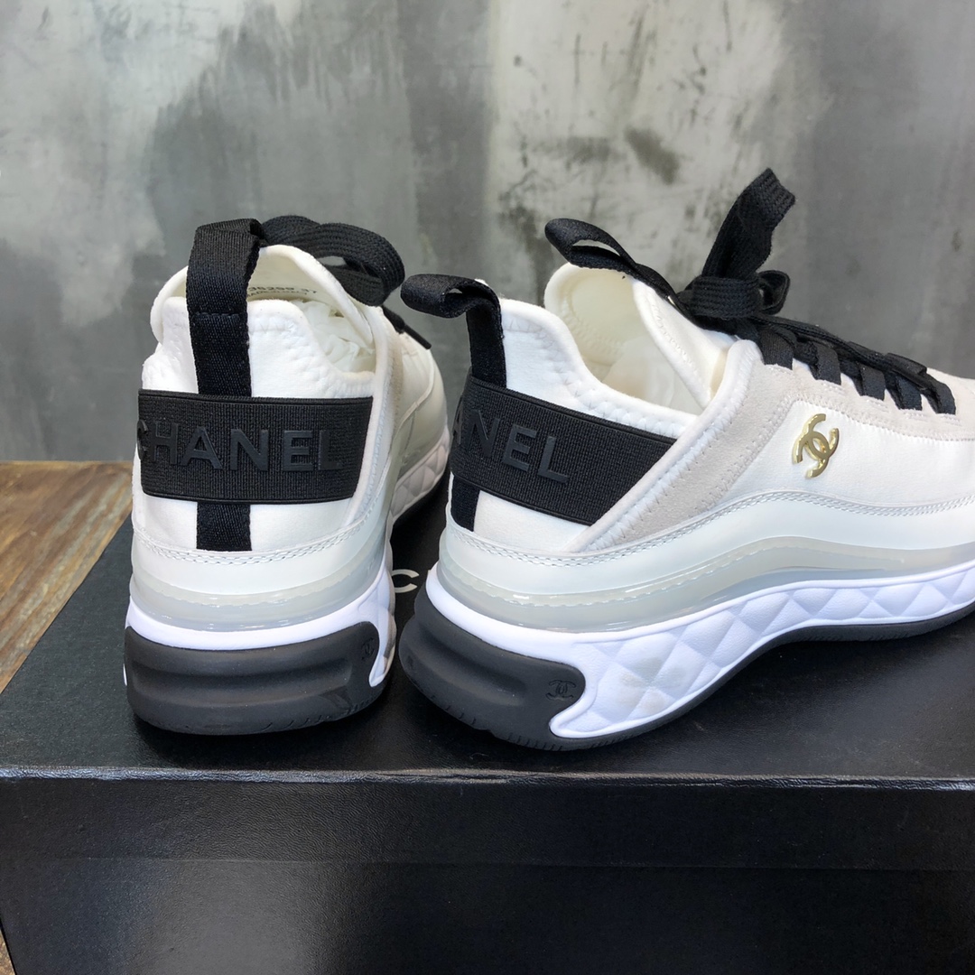 Chanel Fabric & Suede Calfskin Low Top Sneaker 16 - vstockx