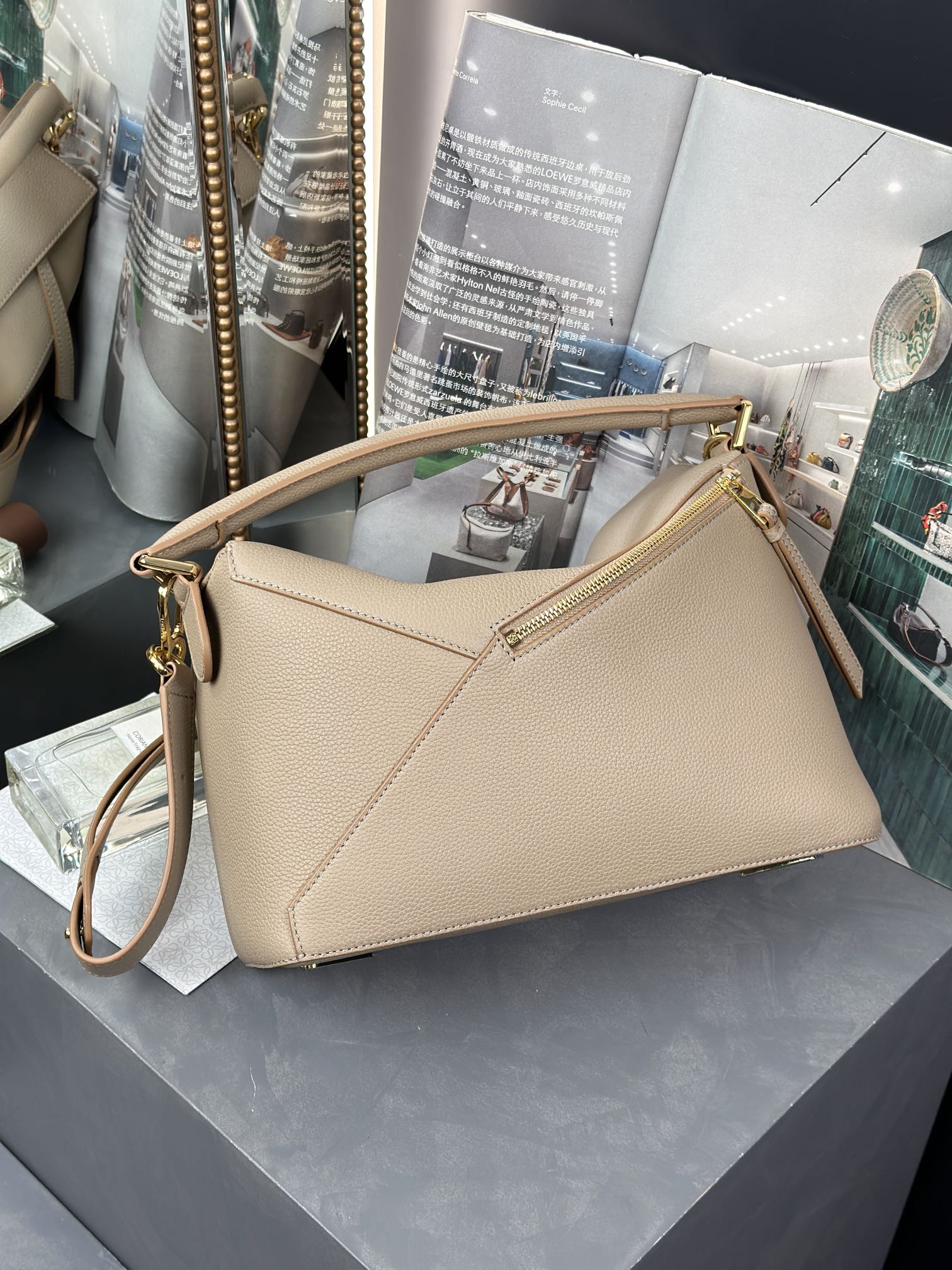 Handbags LOEWE   size:29-19.5-14 cm - vstockx