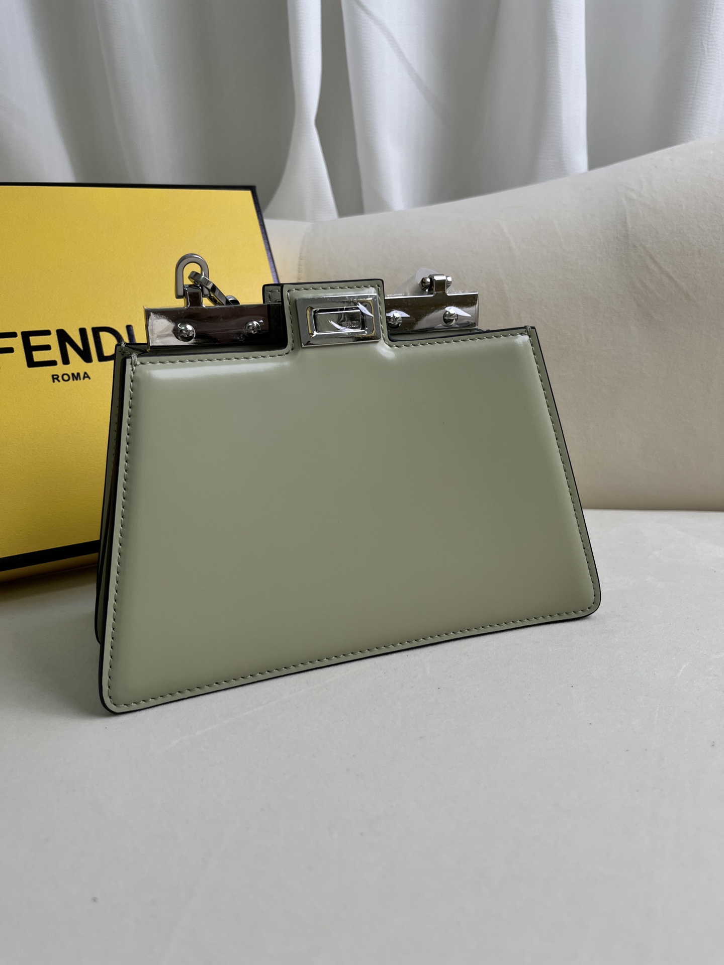 handbags FENDI 1012 size:20.5*11*14cm - vstockx