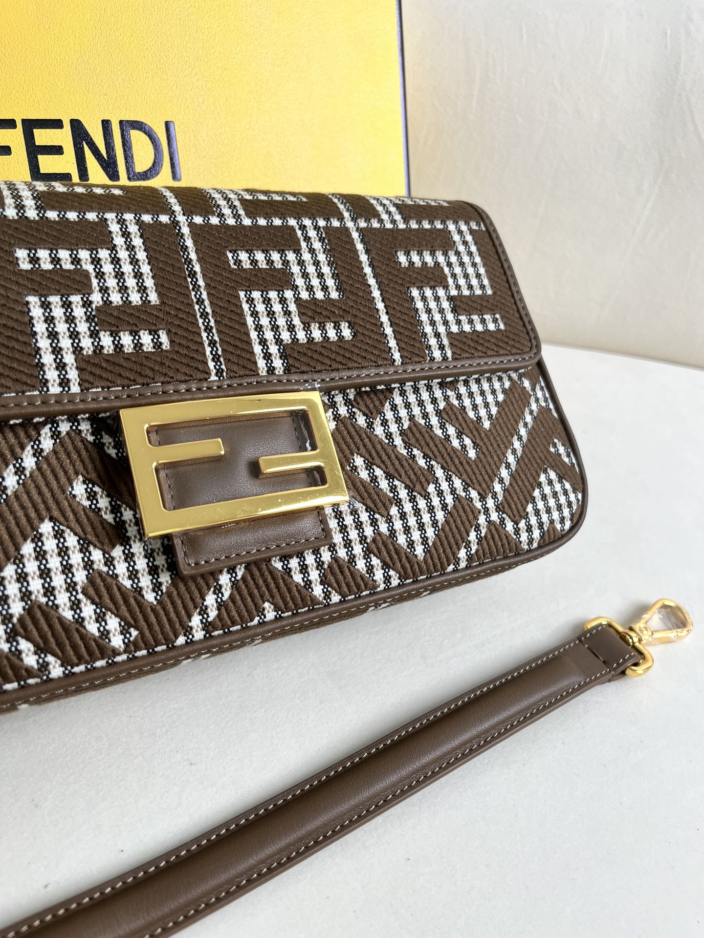 handbags FENDI 0159 size:26*5*15cm - vstockx