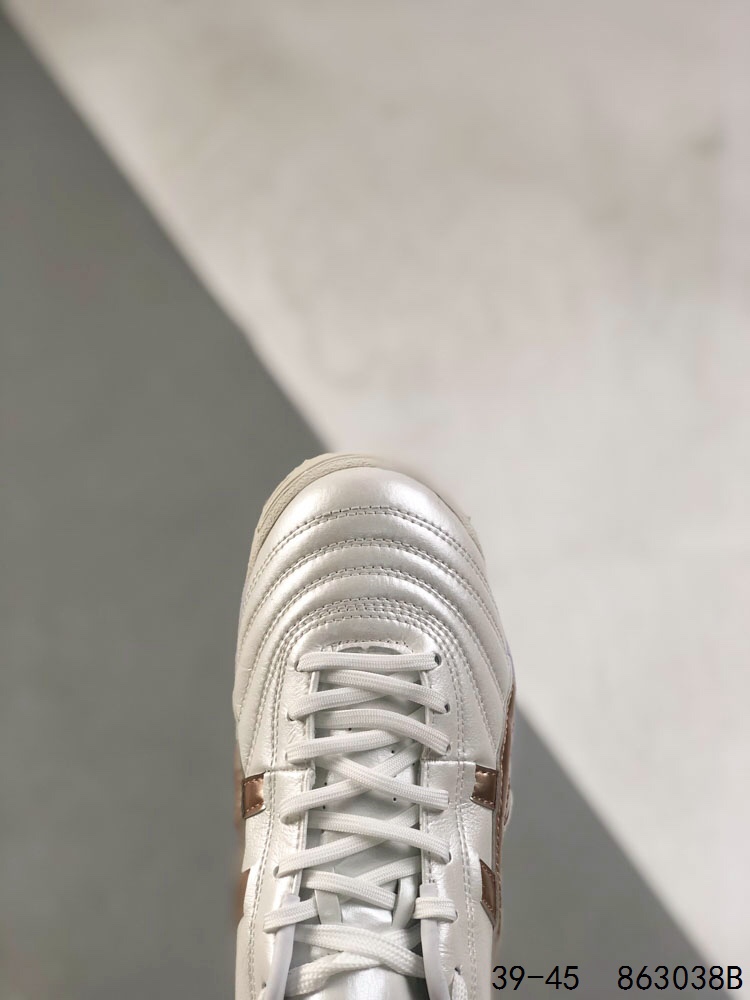 ASICS football shoes 2 - vstockx