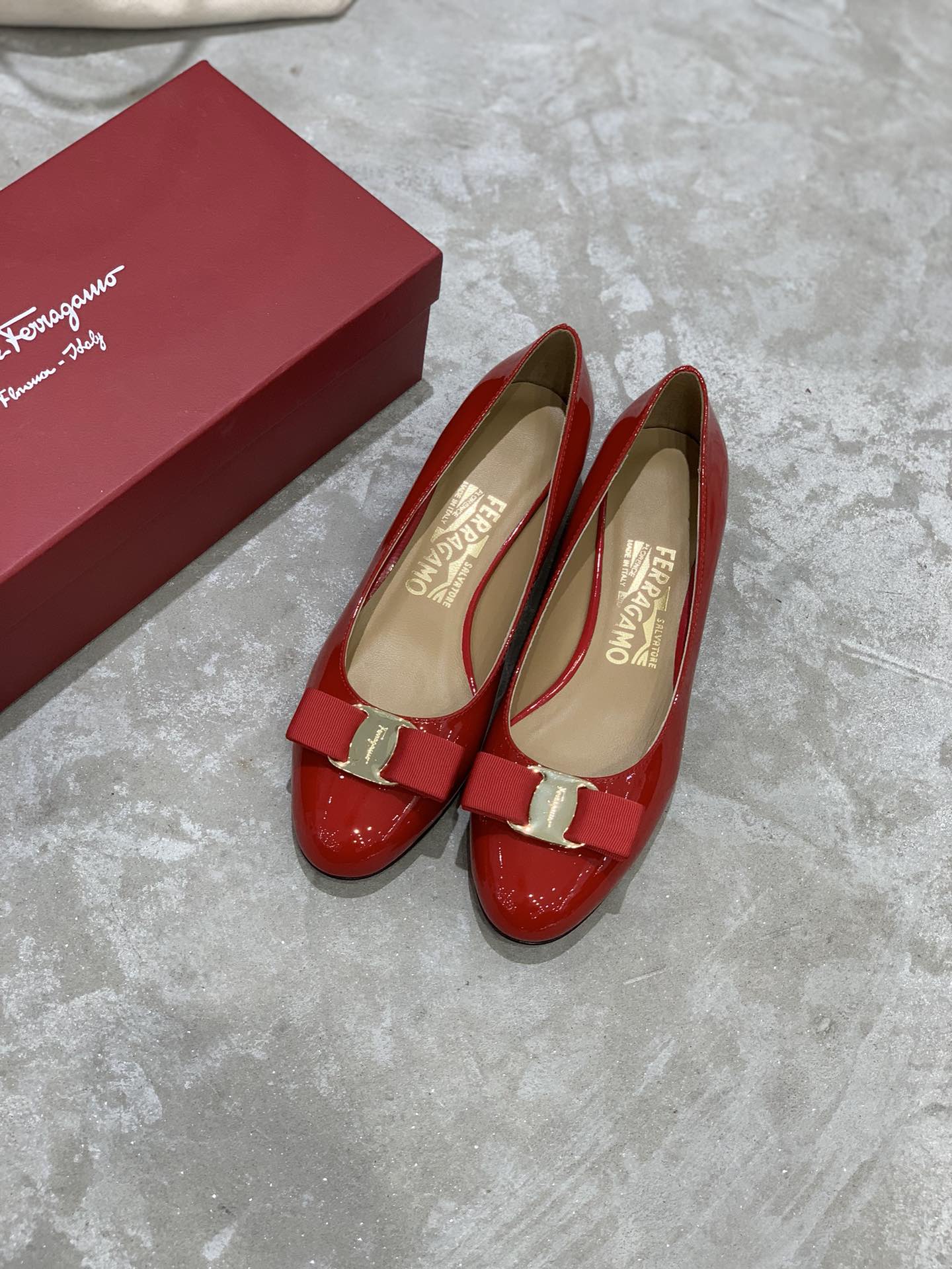 Salvatore Ferragamo Heel 5 - vstockx