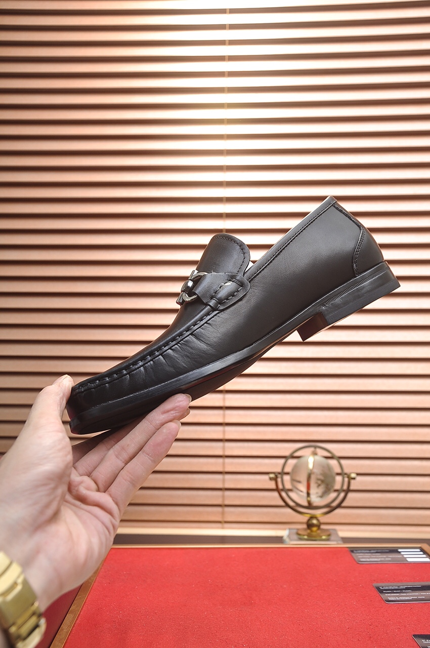 Salvatore Ferragamo Boots 7 - vstockx