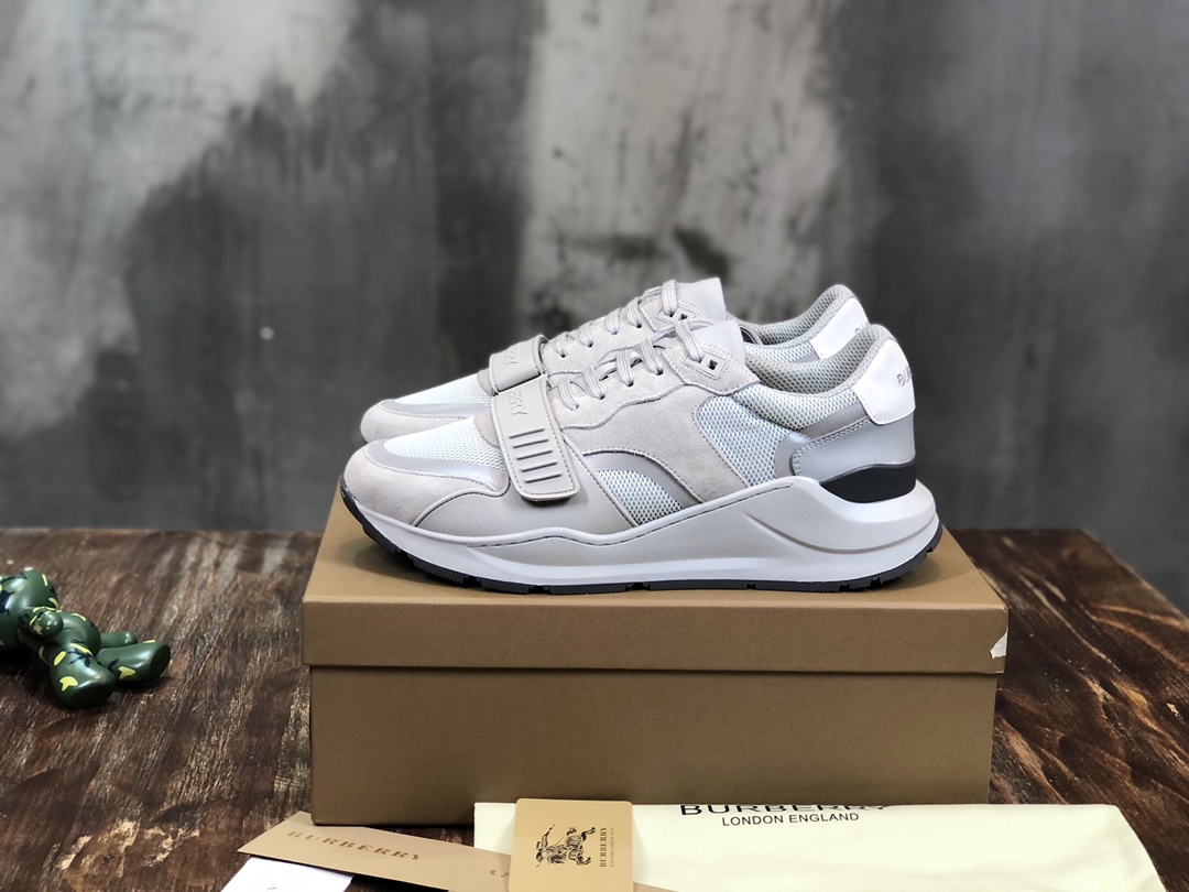 Burberry Vintage Sneaker 16 - vstockx