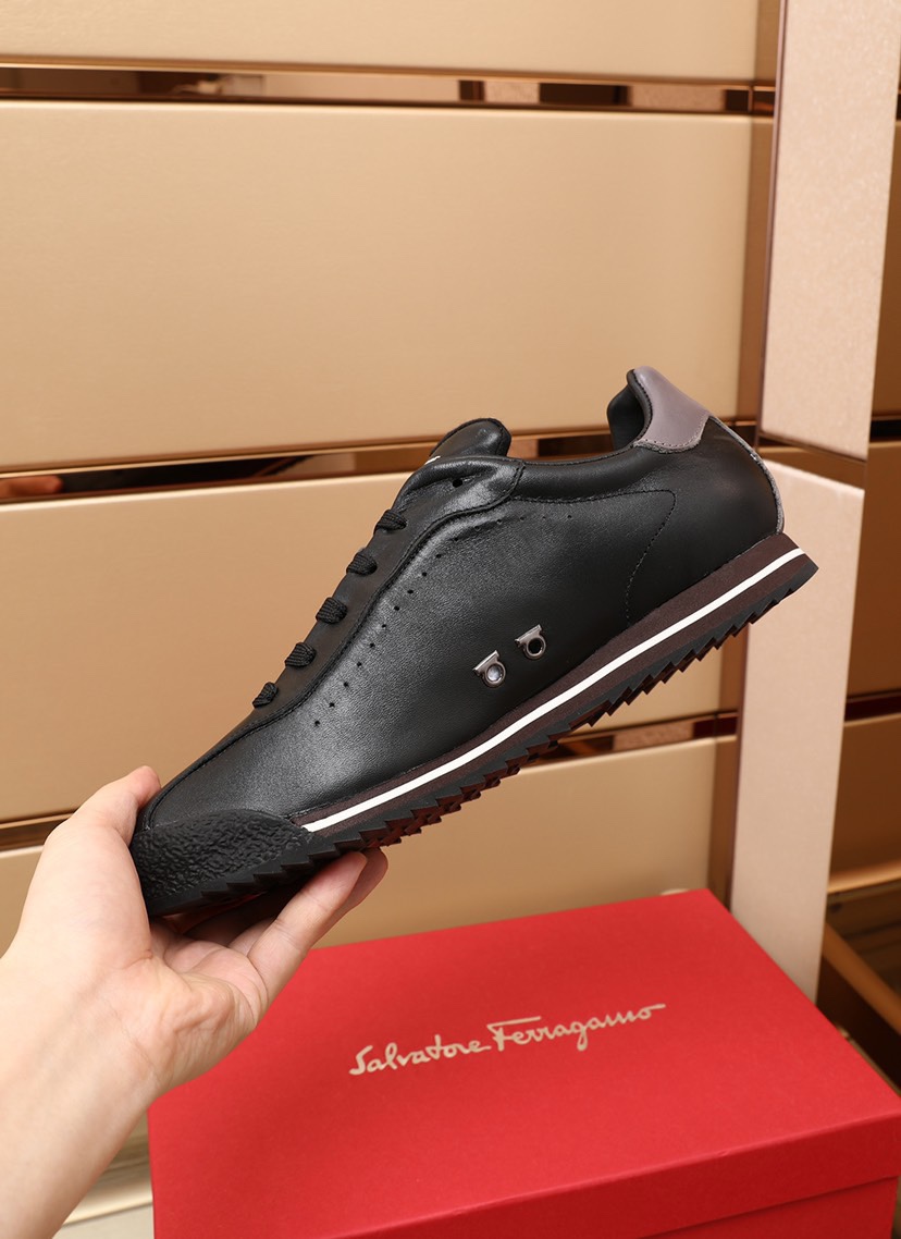Salvatore Ferragamo Gancini Sneaker 19 - vstockx