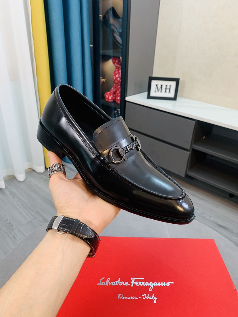 Salvatore Ferragamo Boots 39 - vstockx