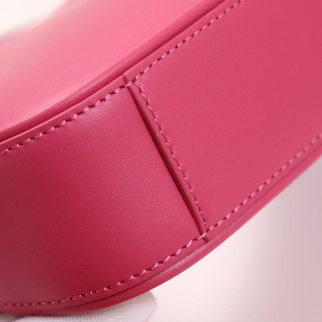 Handbags SAINT LAURENT 710318 size 19X11.5x4.5 cm - vstockx