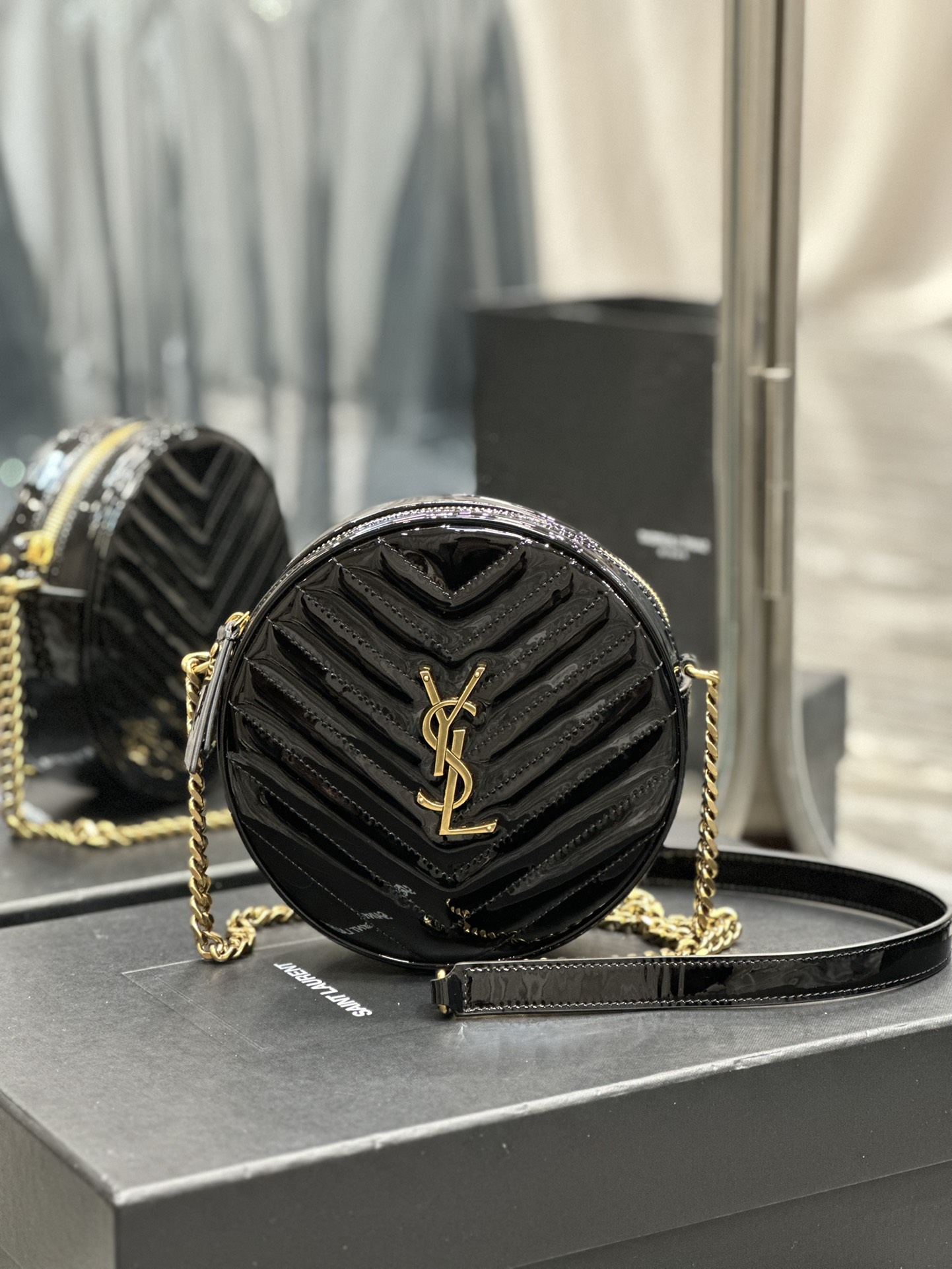 Handbags SAINT LAURENT 610436 size 17x17x5.5 cm - vstockx
