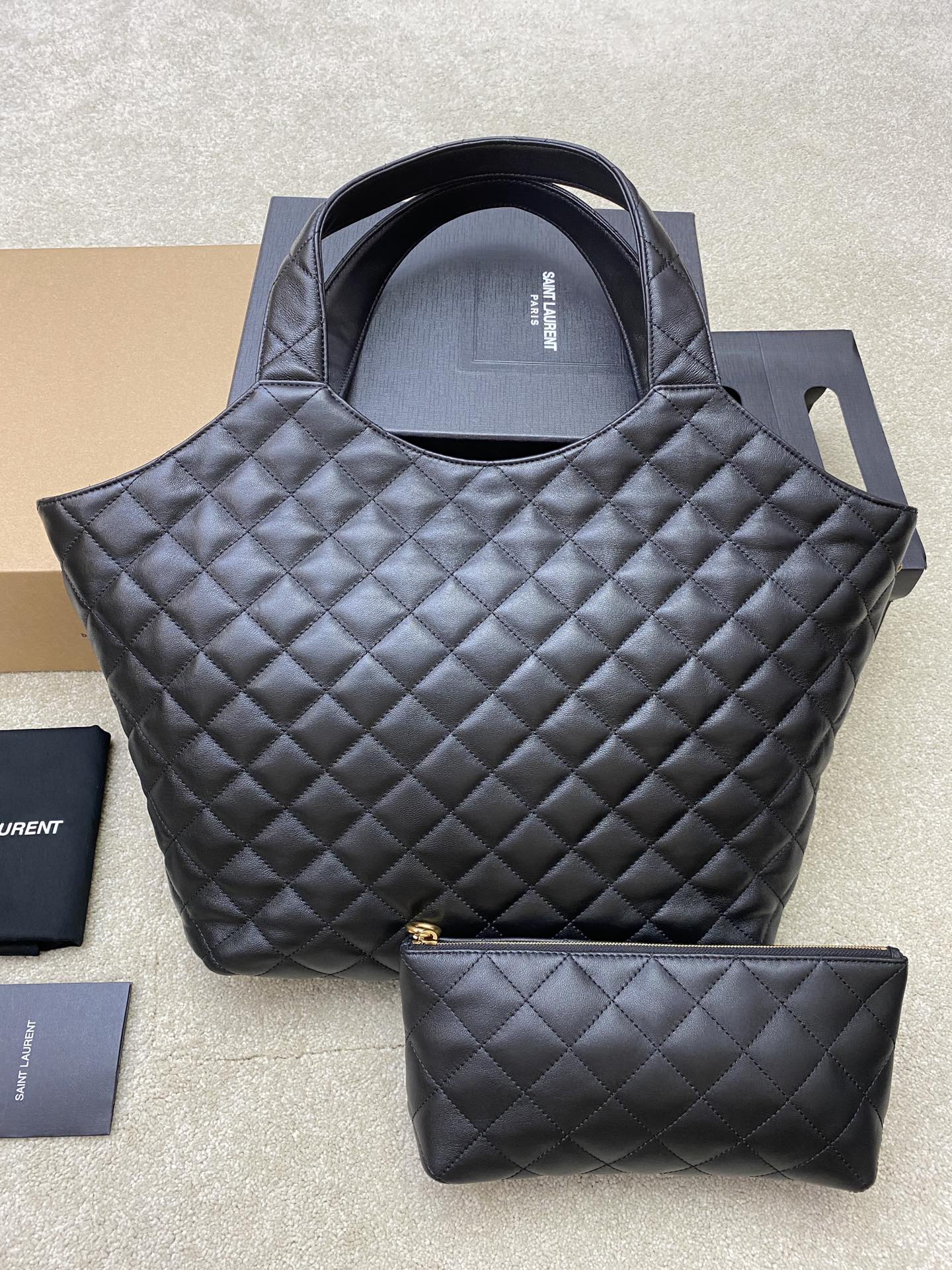 Handbags SAINT LAURENT 698652 size 52x36x8 cm - vstockx