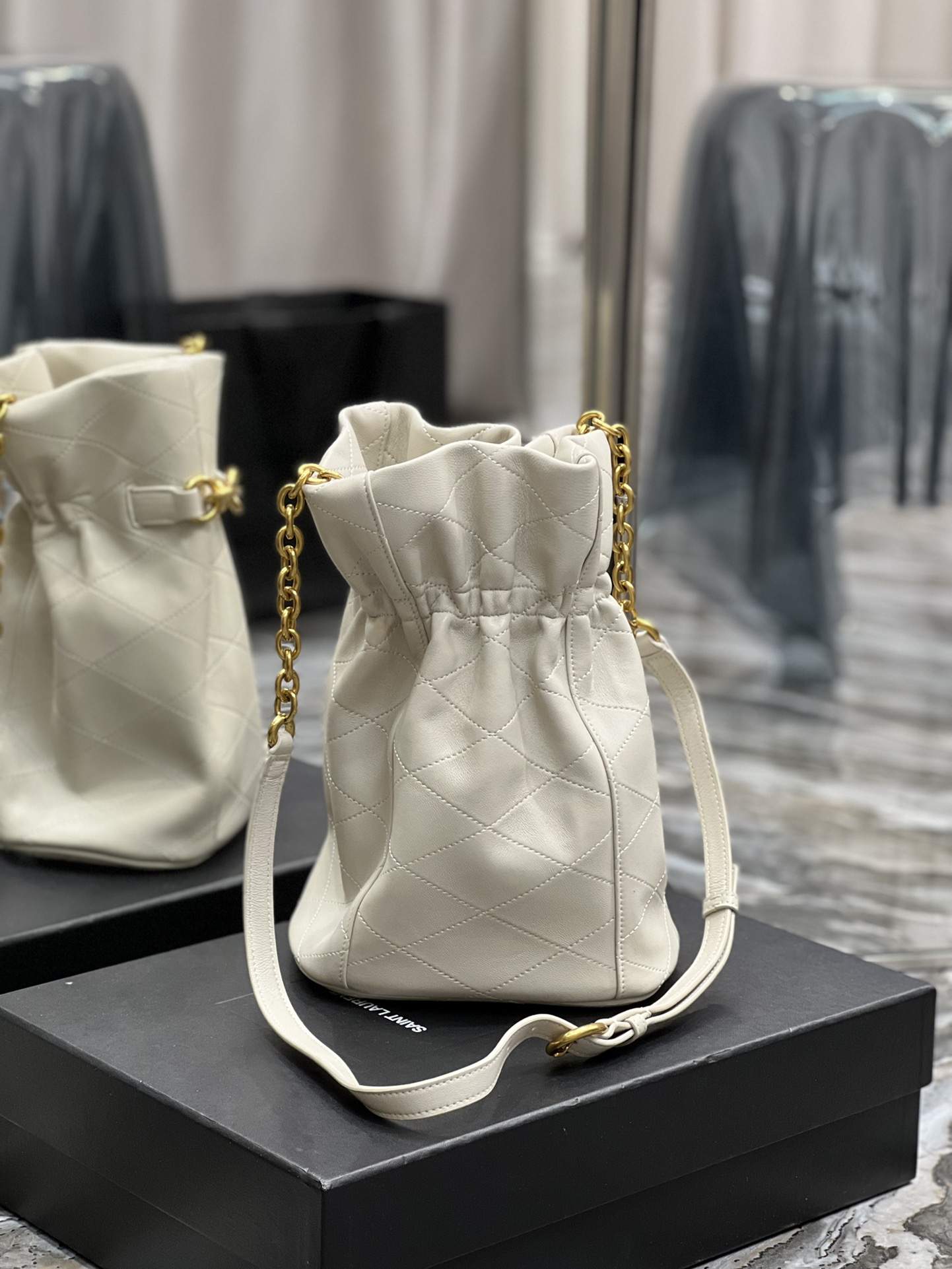 Handbags SAINT LAURENT 686310 size 19  27  12 cm - vstockx