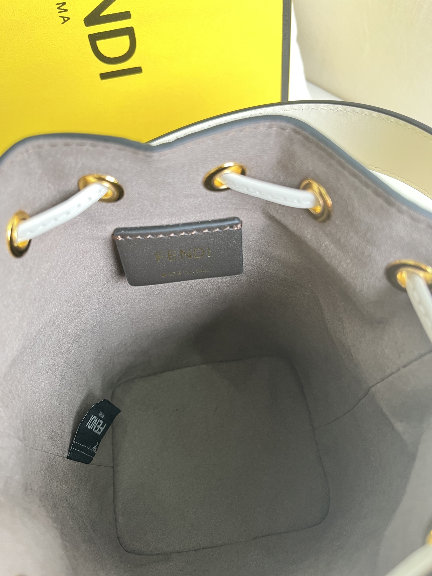 handbags FENDI 226 size:12*18*10cm - vstockx