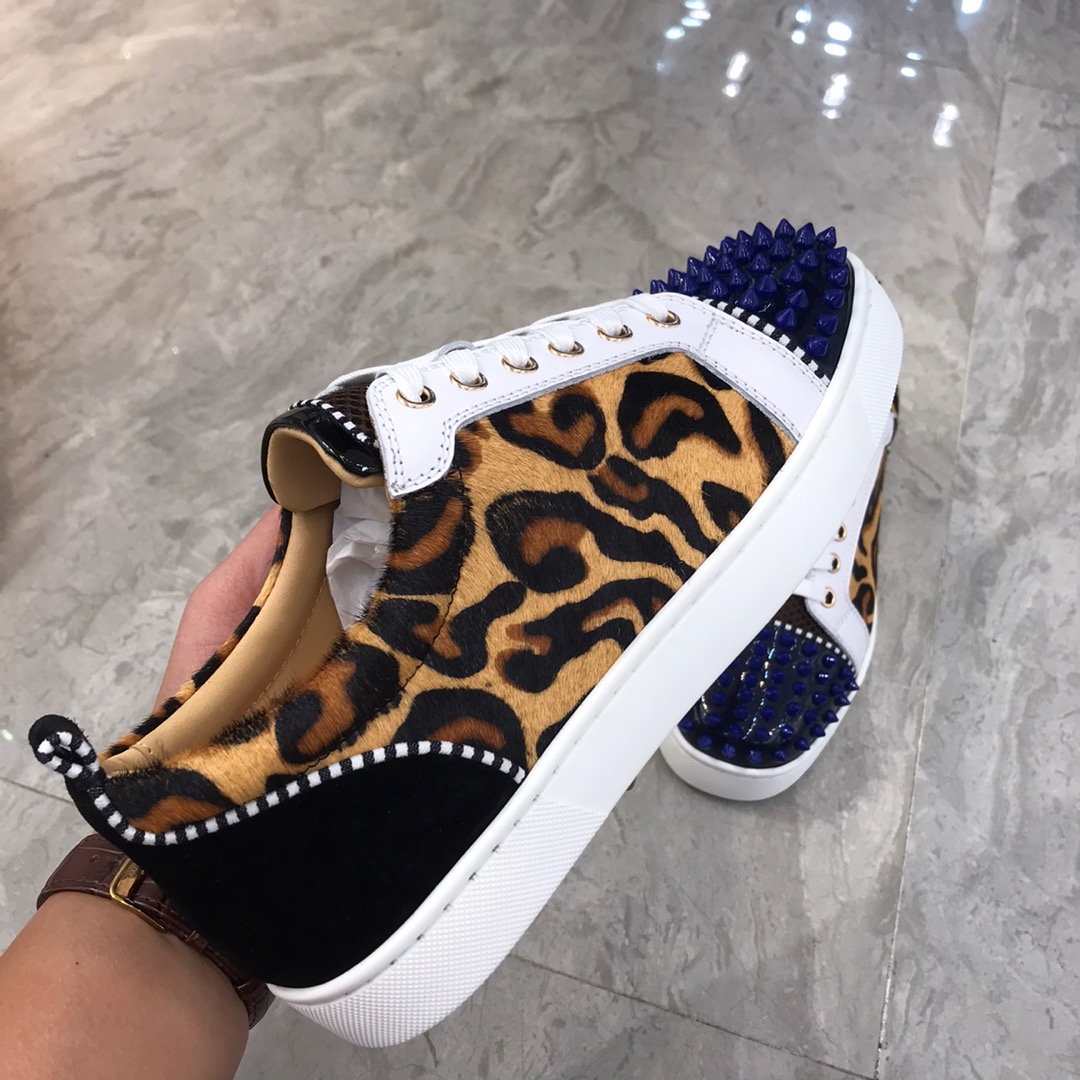 Christian Louboutin Louis Junior Spikes Orlato Flat Sneakers 59 - vstockx