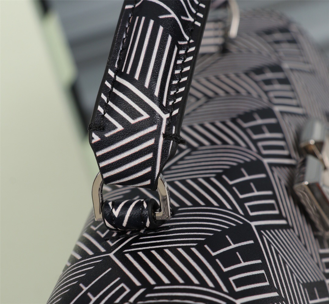 handbags OFF-White 520  6330870  size:25*18*11cm - vstockx