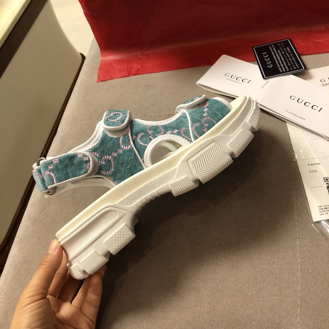 Gucci Leather espadrille with Double G WOMEN 1 - vstockx