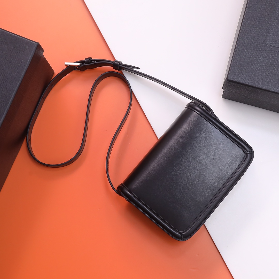 Handbags SAINT LAURENT 634306 size 19x13x5 cm - vstockx