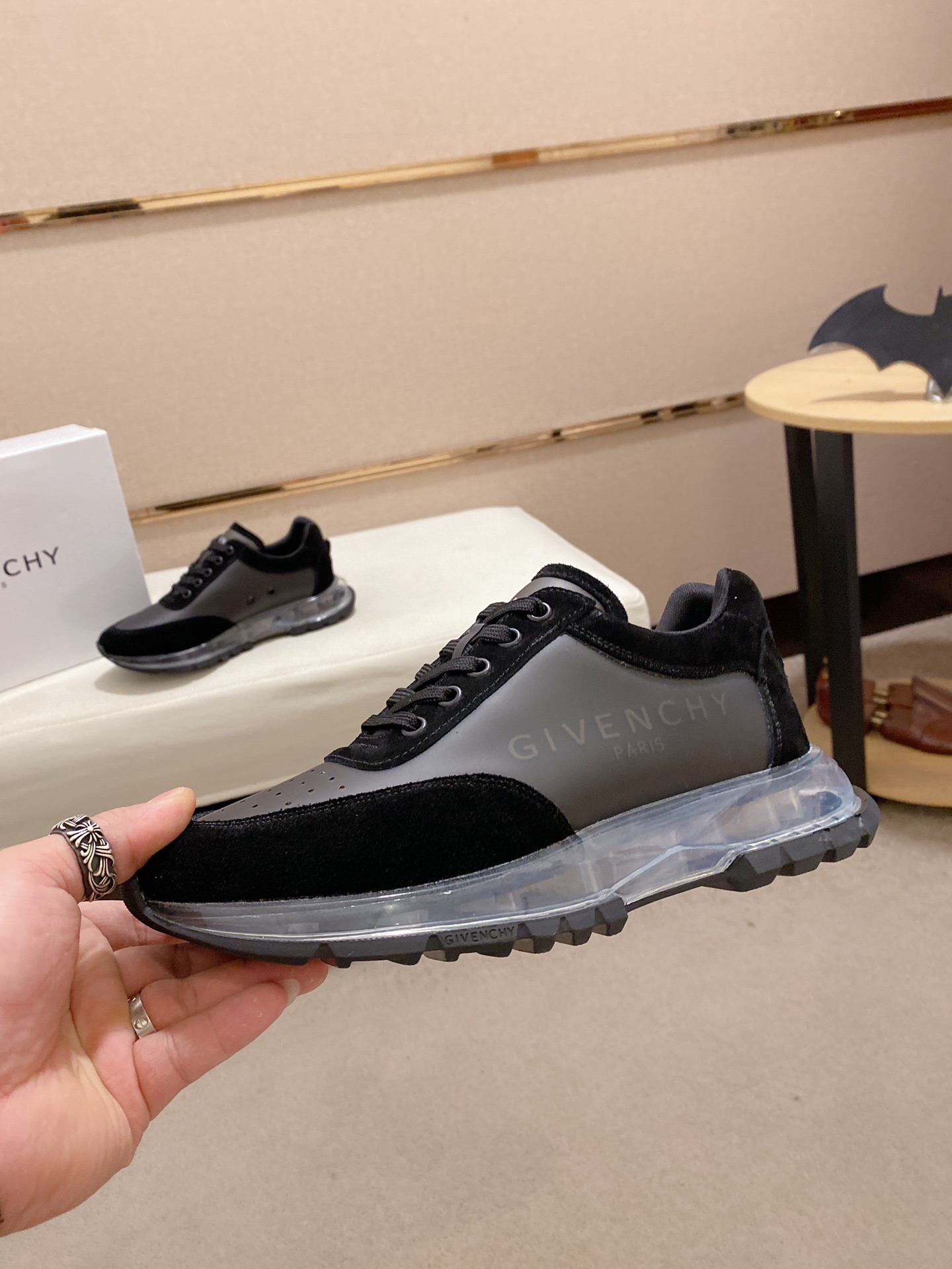 Givenchy Spectre Zip Sneakers 15 - vstockx