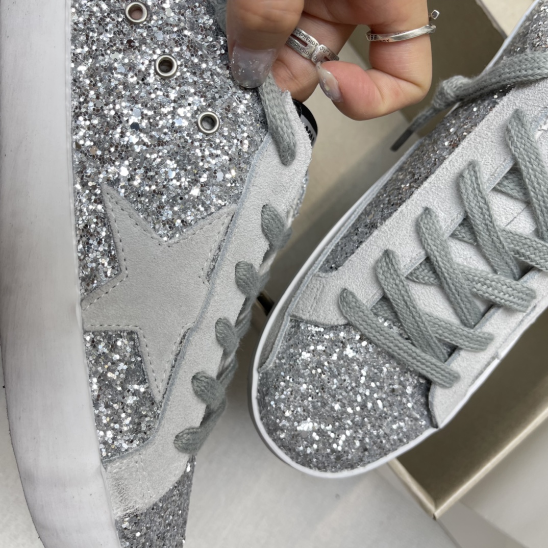 Golden Goose Superstar distressed-finish sneakers 21 - vstockx