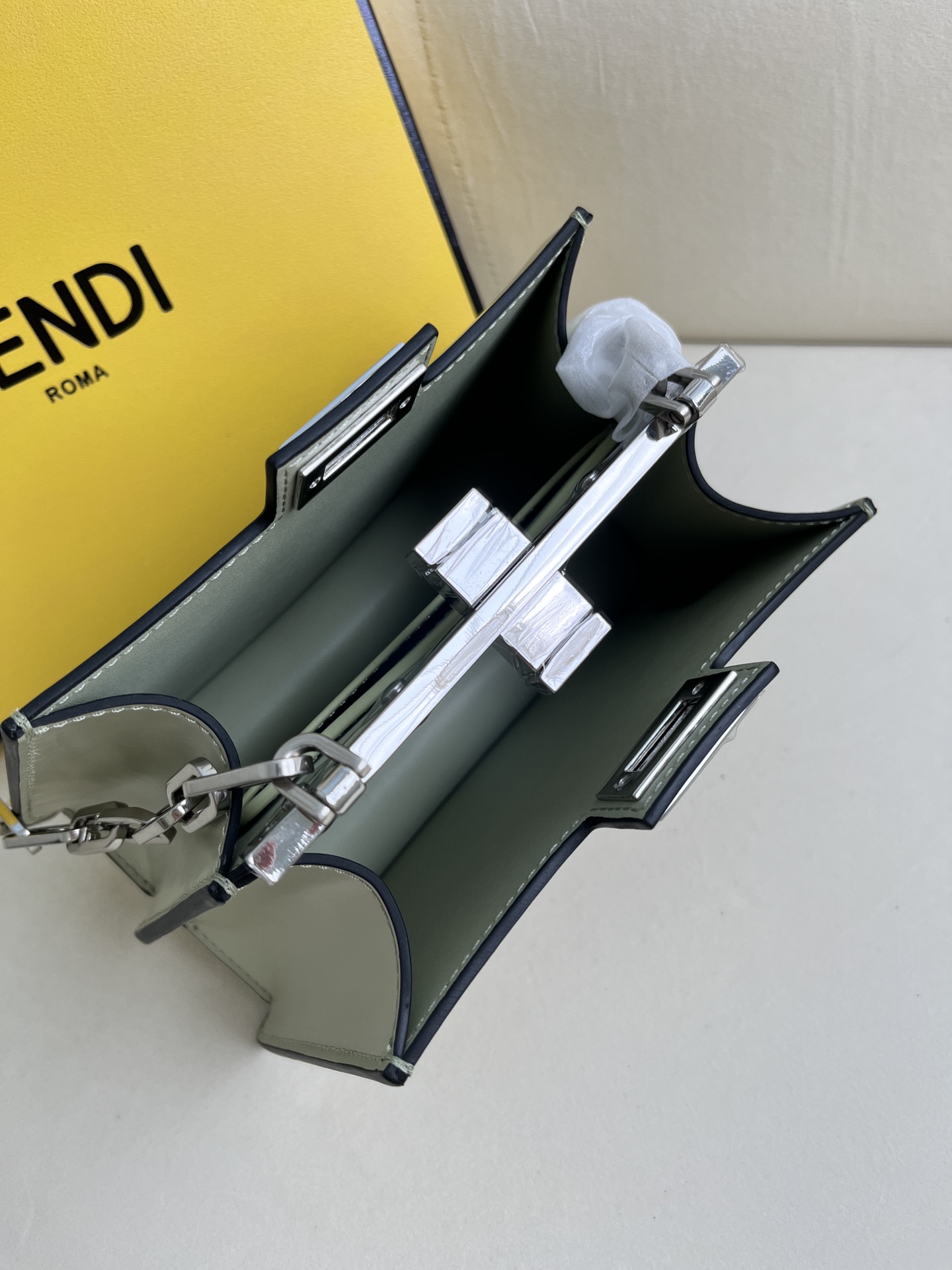 handbags FENDI 1012 size:20.5*11*14cm - vstockx