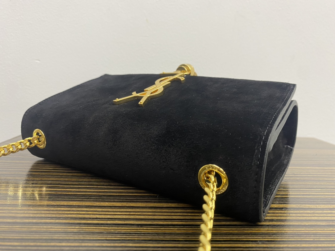 Handbags SAINT LAURENT 474366 size 20x15x7 cm - vstockx