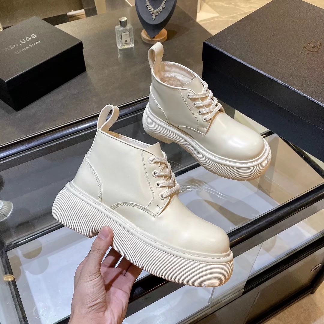 Bottega Veneta Boots 15 - vstockx